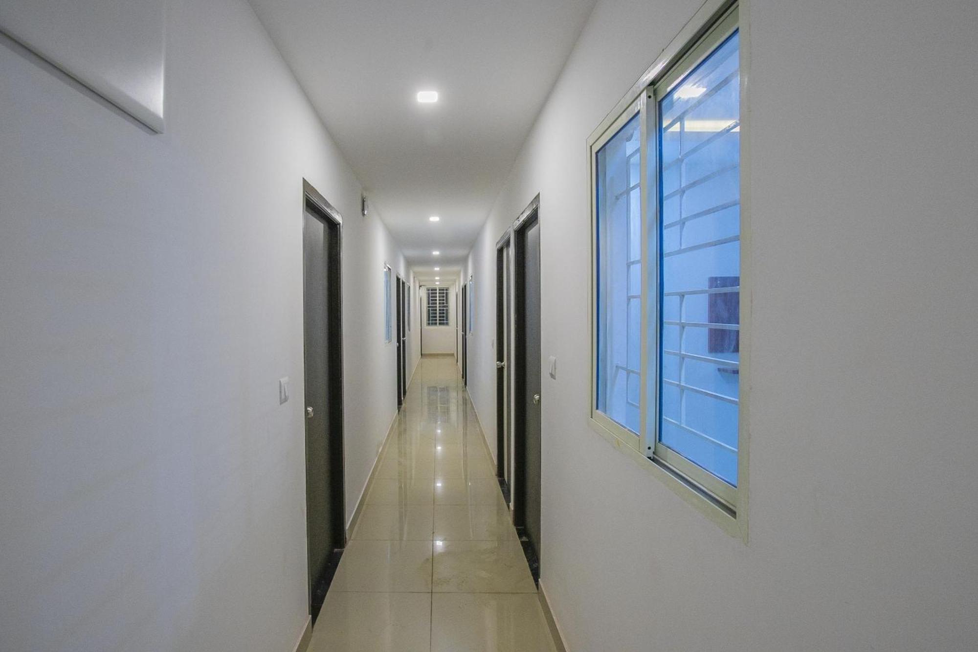 Hotel O Varcity Phi Premium Pavilion ,Above Hdfc Bank ,Near Anjaneya Temple Madiwala, Hosur Main R Bangalore Exterior foto